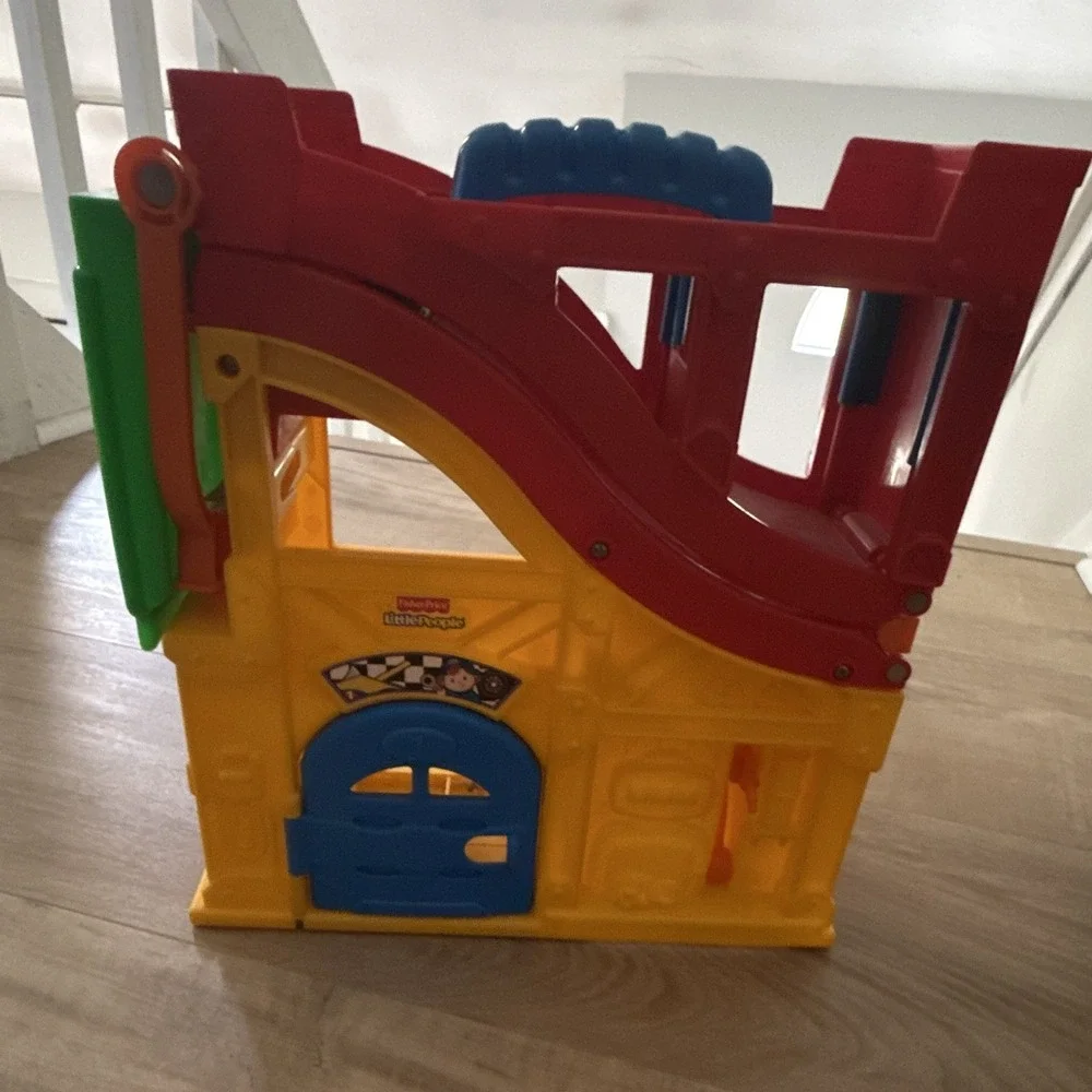 Vintage Fisher-Price Little People Race Track Garage Playset w/ Red Ramp Sounds
